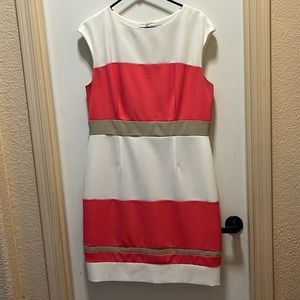 SLEEVELESS DRESS